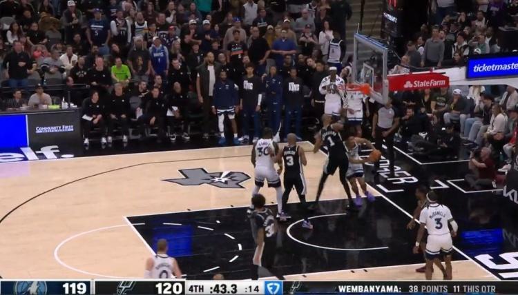 NBA公布昨天比赛的最后两分钟裁判报告，仅一次漏判：末节最后43秒，贝林杰底线突