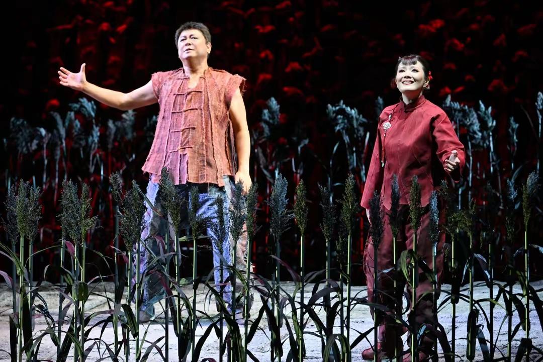 变天了！国家大剧院《红高粱》首演夜，老艺术家当场攥碎节目单

国家大剧院《红高粱