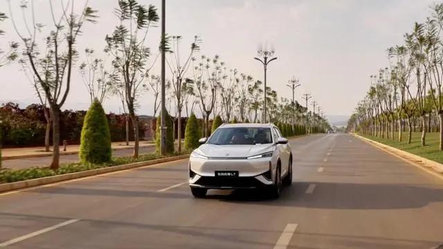 下面为大家分享下东风风神L7的试驾感受，
1.先看东风风神L7的基础产品力咋样，