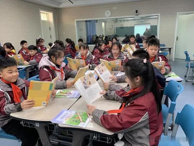 一线教师||提高课堂教学效率和学生学业成绩的基本思想与抓手。
 
备课与上课“五