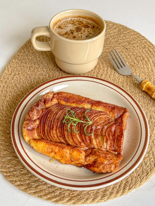 懒人快手早餐🥞肉桂苹果法式吐司🍞焦香咖啡