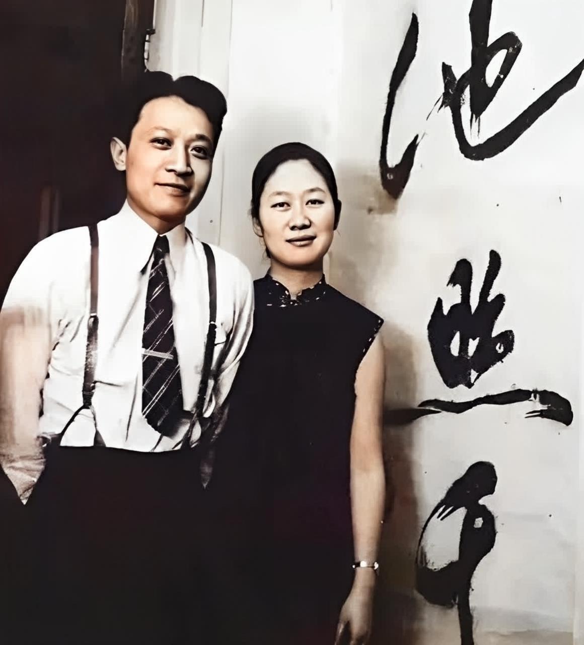 1933年，钱钟书倾心苦追燕京大学校花赵萝蕤，可赵萝蕤压根没把他放在眼里，反而钟