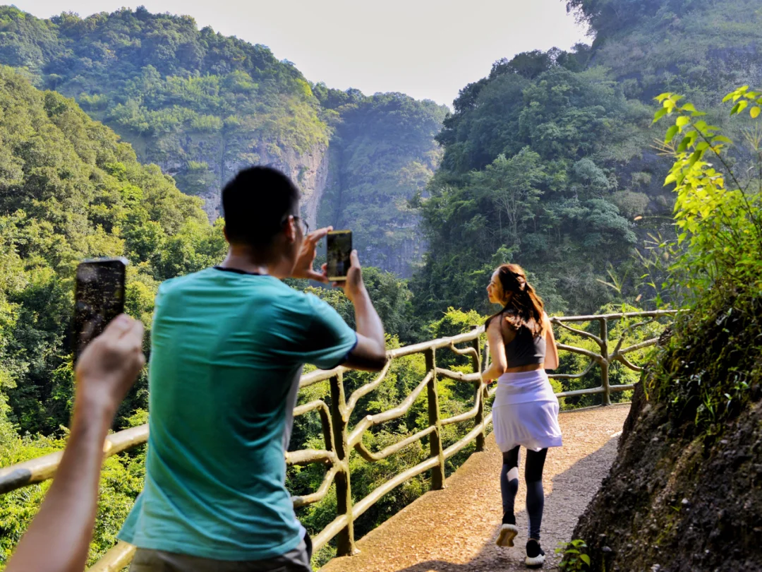 参加乐途的活动玩得蛮开心的！有东西学，人变积极了，就是太烧钱。一回到广州，就溅价