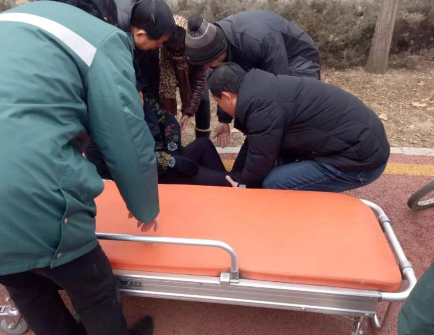 65岁大伯猝死，饮食清淡、无三高，医生叹气：晨起3个坏习惯害的

“我还以为我这