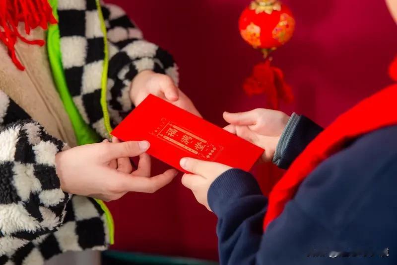 500块压岁钱发出5万的感觉 “500块压岁钱发出5万的感觉”，这可不是段子。北