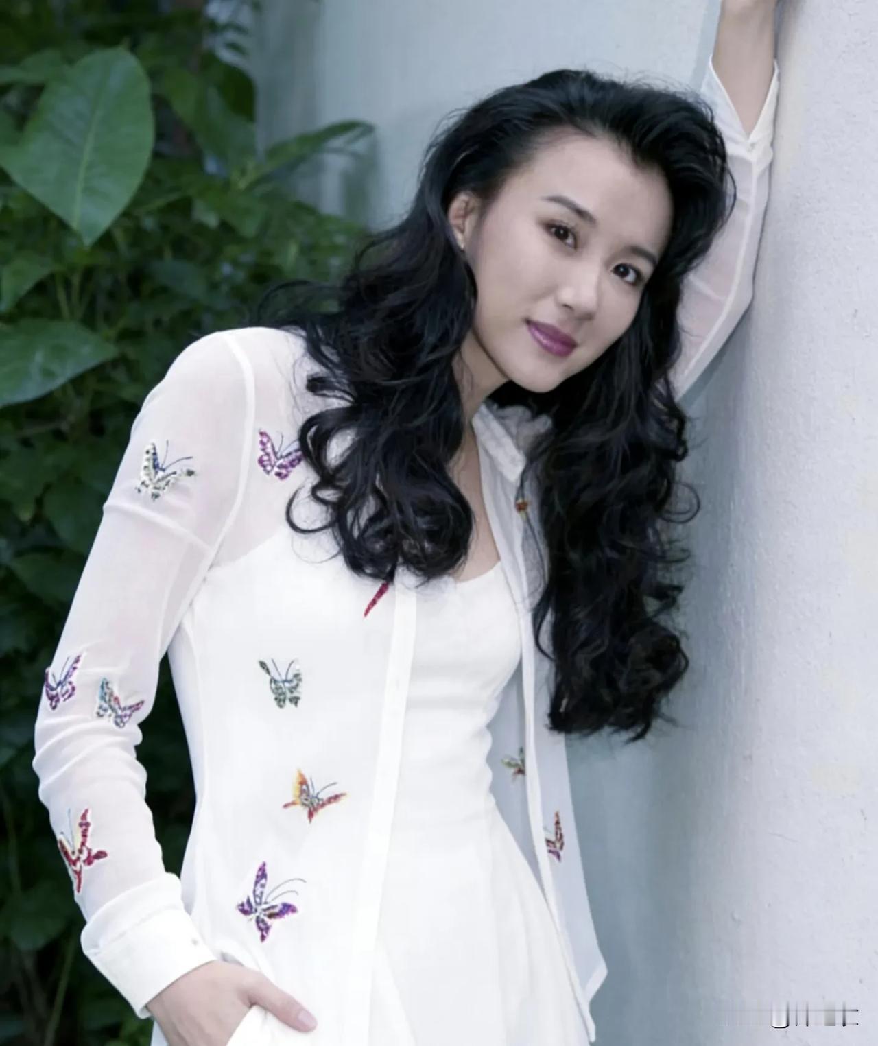 小时候看了好多琼瑶剧，对台湾女演员美貌有一定认知后，对于萧蔷这个台湾美女的第一名