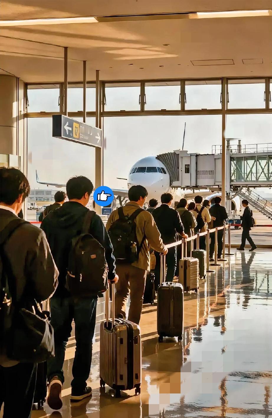 近几日，日本各大机场排队办票的主要是来自中国的人，
看到这一幕，大家都很淡定，也