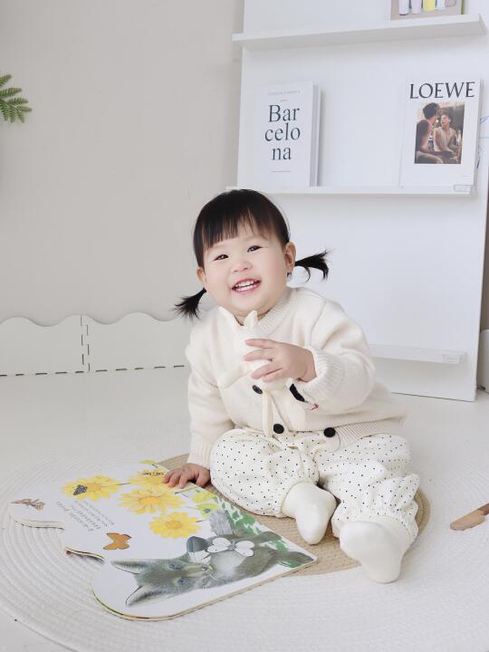 肉嘟嘟的宝宝真的太爱笑啦！👶😊