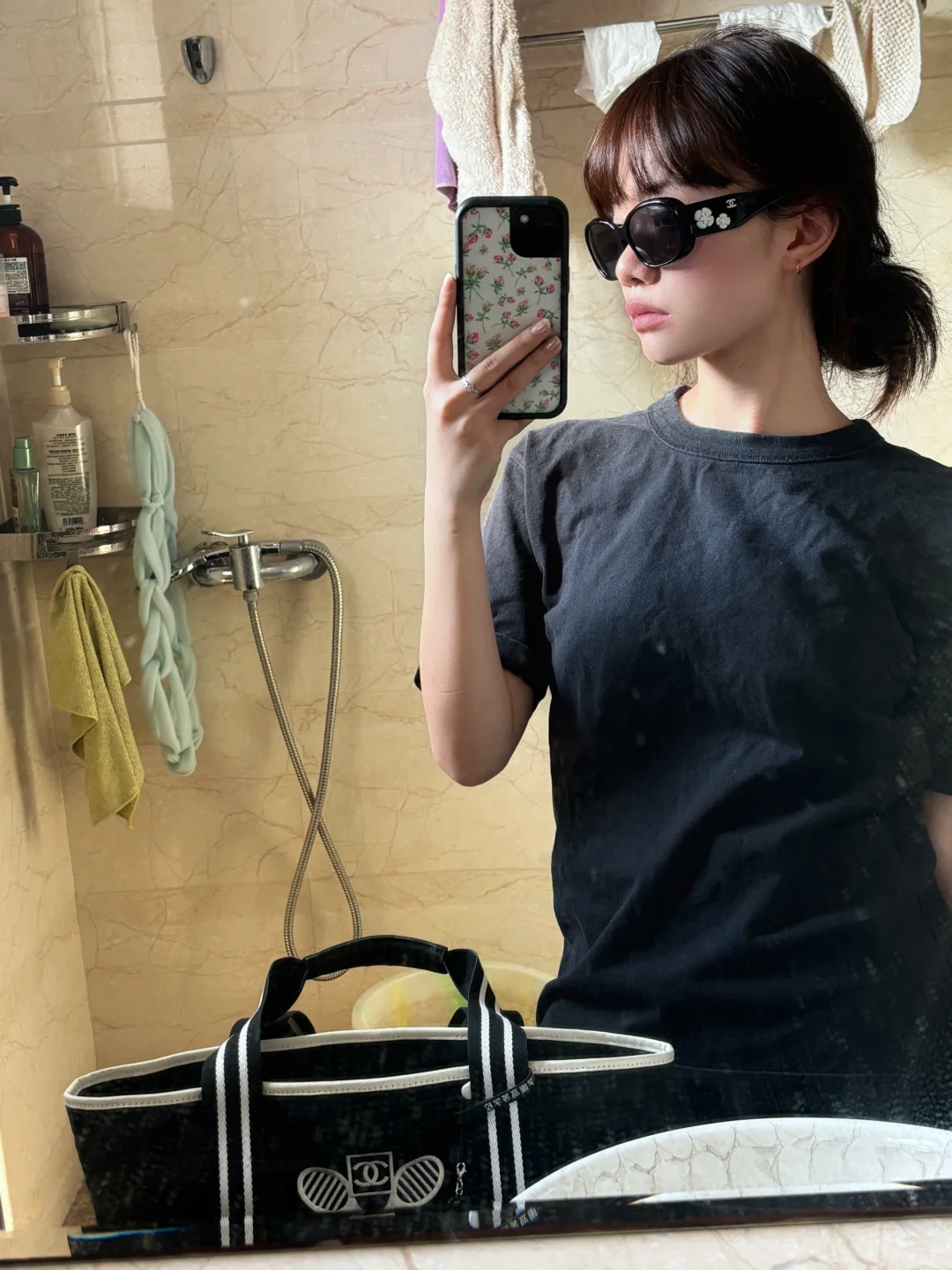 🕶️