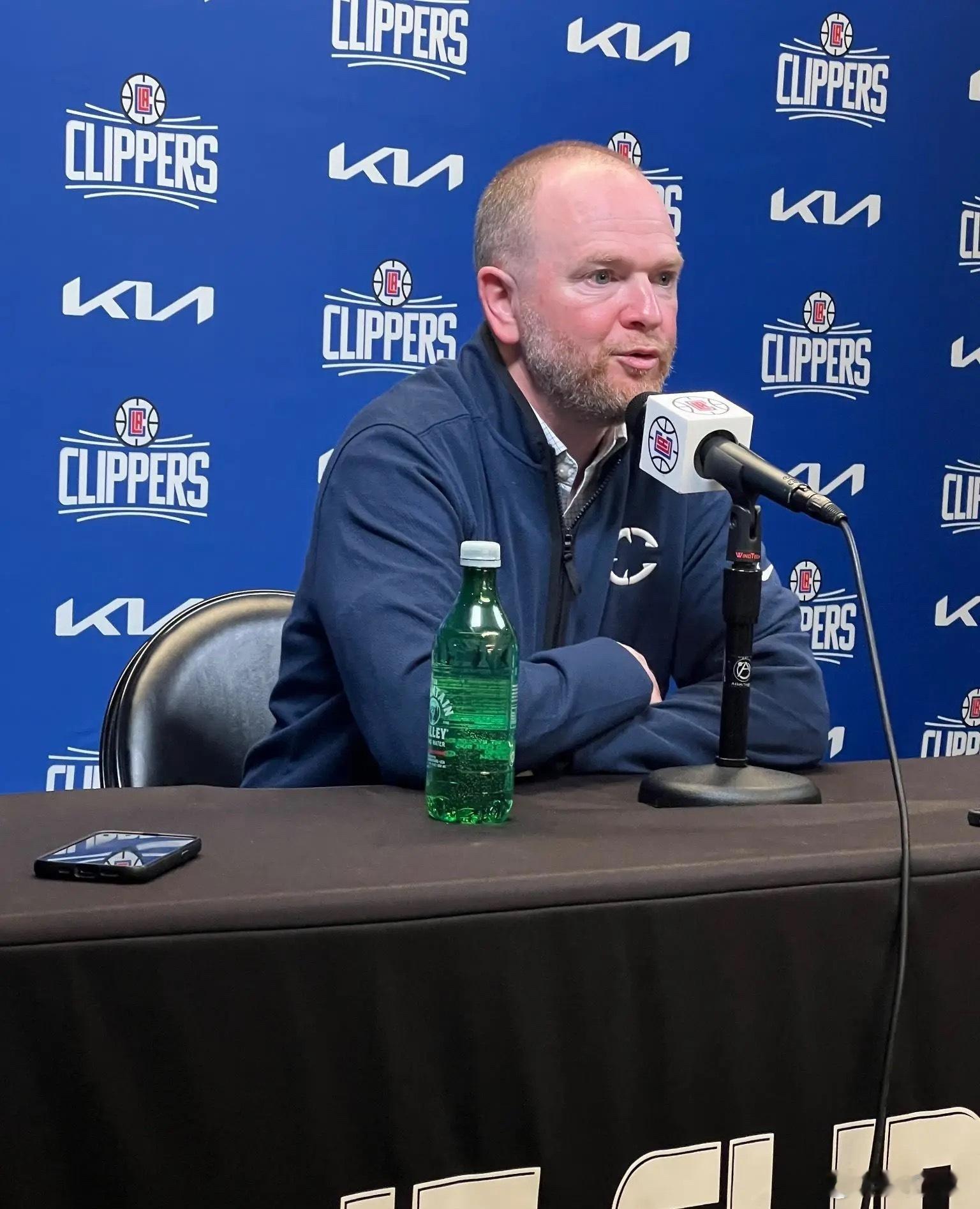 再预测一下，看看本博的预测是不是吊打那些快船博主，弗兰克不会走，弗兰克只是一个马