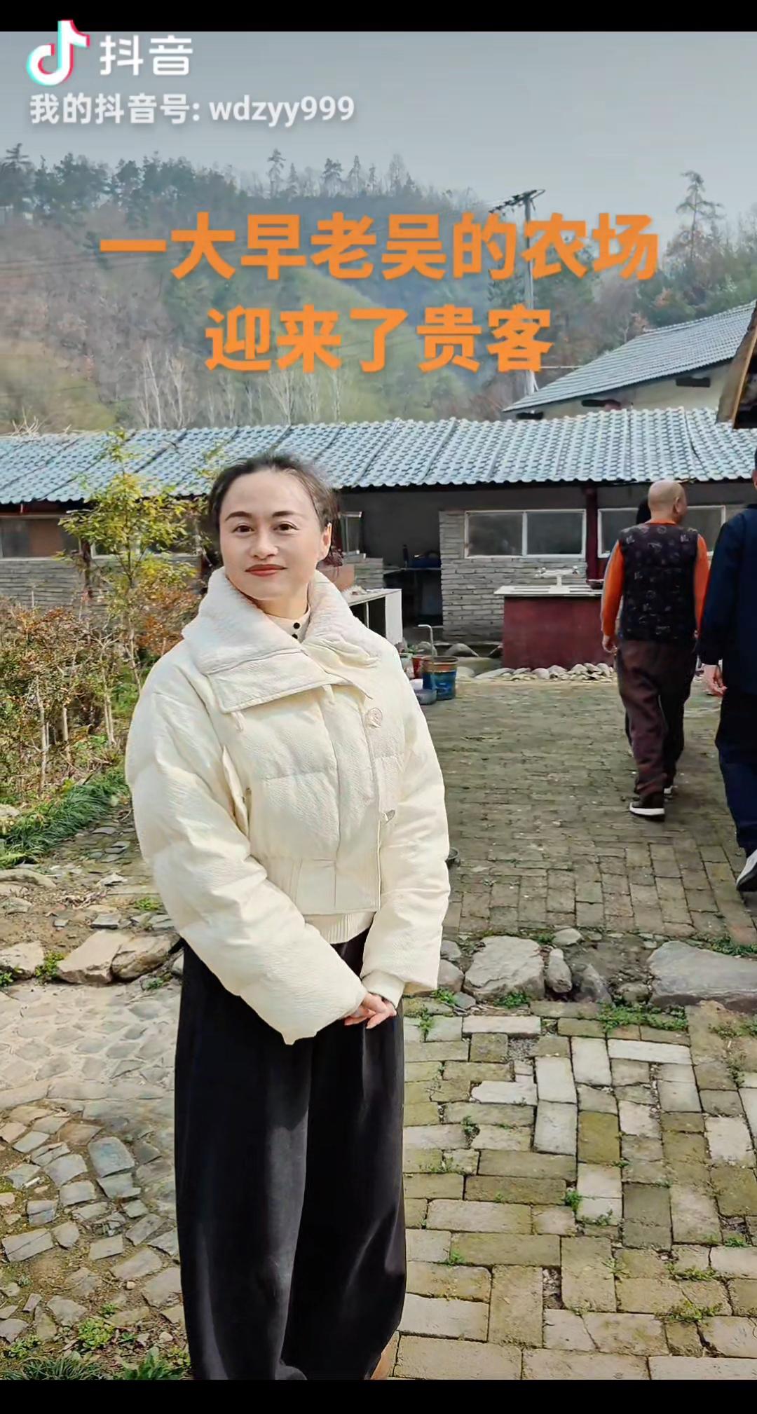 吴斌农场贵客盈门！

清晨的阳光，洒满花果街道蔡家村，处处洋溢着喜庆与生机，吴斌