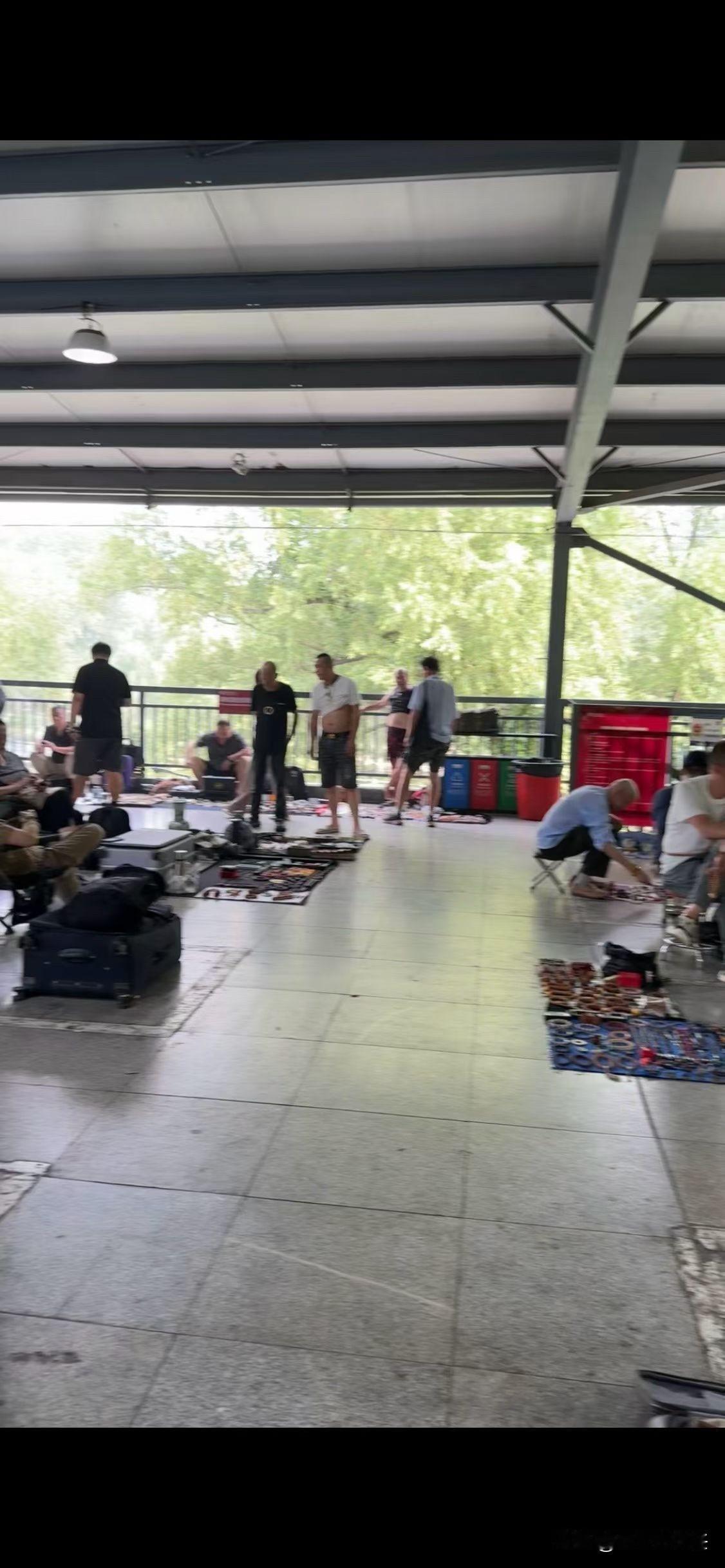奉天访古：鲁园与三好街的冷与热

在沈阳逛了逛鲁园古玩城和三好街，有些话不吐不快