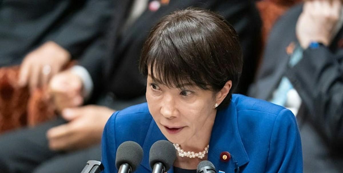 日企员工走私稀土被抓，日本要求中国作出解释：你们凭什么抓人？
 
两个日本人跑到