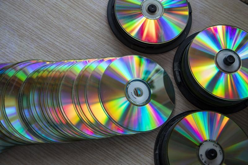九十年代中国选VCD而非DVD，可不是因为技术落后，而是深谙“适配为王”。当时D