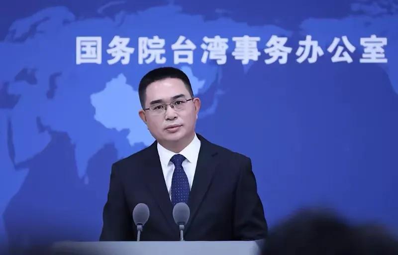 台湾问题一天都拖不得了，再拖下去美国就驻军了，日本也驻军了，英法印澳这些列强都来