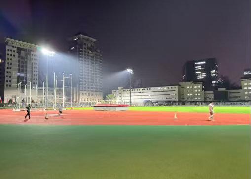 北大学子夜奔从北京到丹麦 持续多年的北大夜跑，这一次在师生们的共同接力之下奔跑出