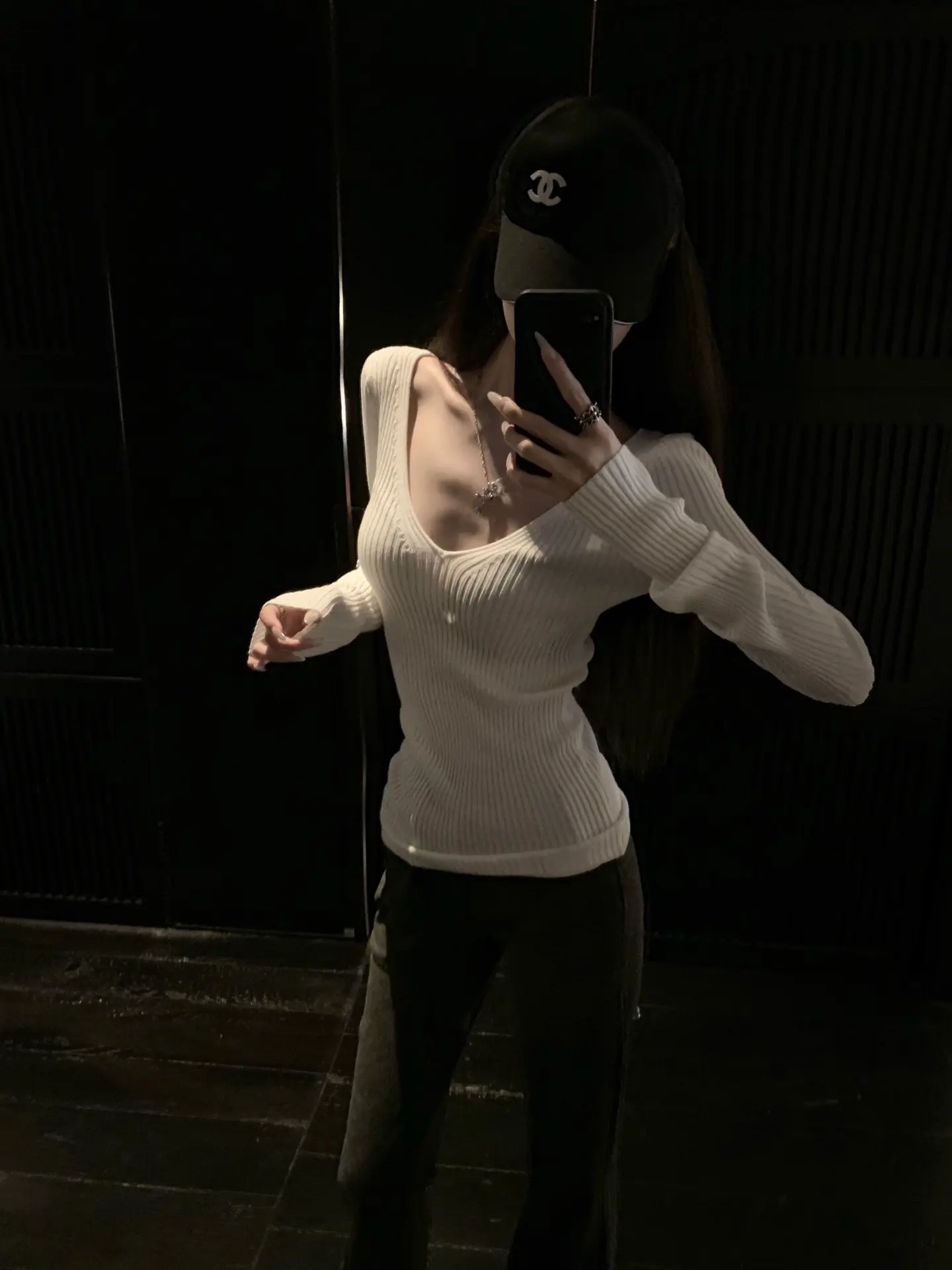 白毛衣我先穿了。