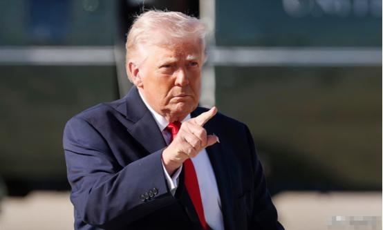 美国着急，喊话中国
 
当地时间4月19日，特朗普没跟任何人商量，单方面就宣称了