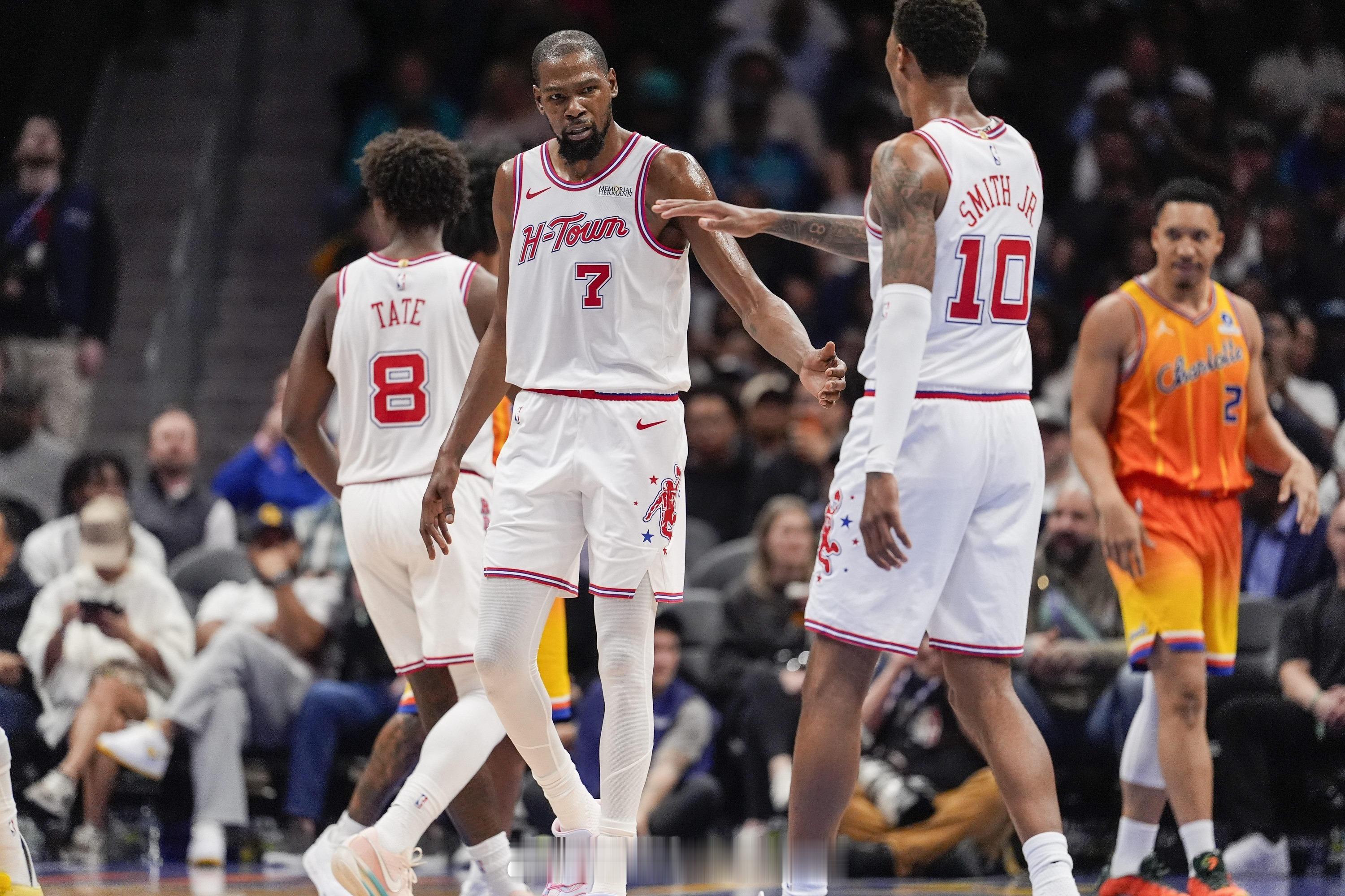 比赛预告：明日9:00，火箭主场迎战国王，背靠背的比赛，阿门、泰特、范弗利特、亚