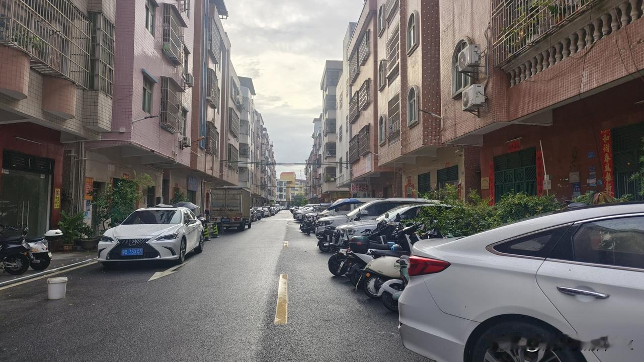 作为妈妈，真的是用尽了自己的全力，在进退两难的年纪，无论在家带娃还是出去工作，都