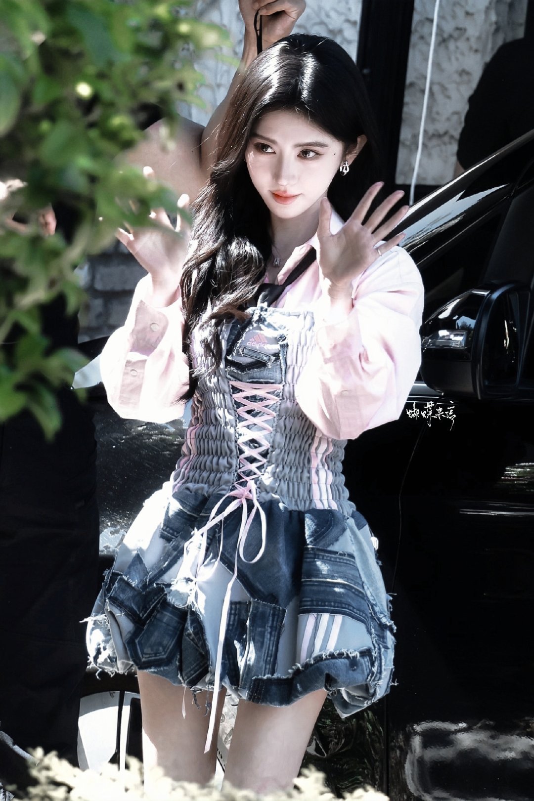 jjy鞠婧祎万花世界 jjy鞠婧祎苏绿夏 “玫瑰之所以是玫瑰，是风与光的眷顾，更
