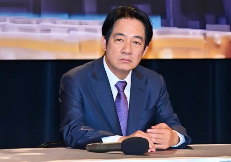 太讽刺了！岛内政客天天高喊“保卫台湾”、煽动战争氛围骗选票，结果自己人却在扎堆办