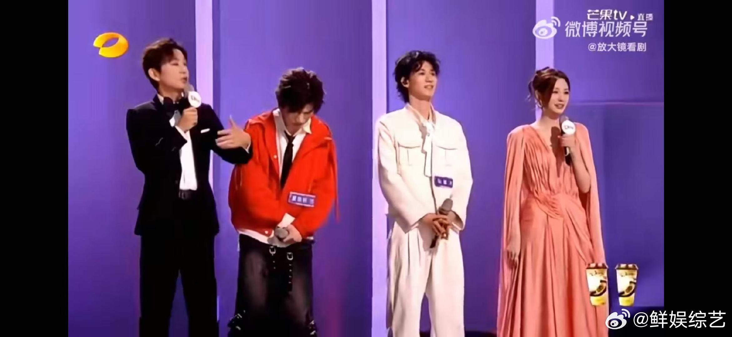 第一次见何炅主持结巴声鸣远扬直播何炅结巴也太萌了吧！那英姐的临场反应，让节目效果