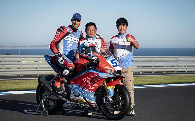 重庆支持张雪机车，最扎眼的不是那200亩地。
而是把51家整车厂、410多家零部