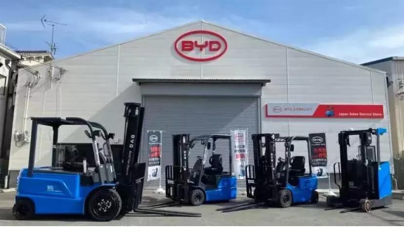 比亚迪半年时间在日本开8家店，这速度，确实没得说。
而且在晓川看来，对比日本本土