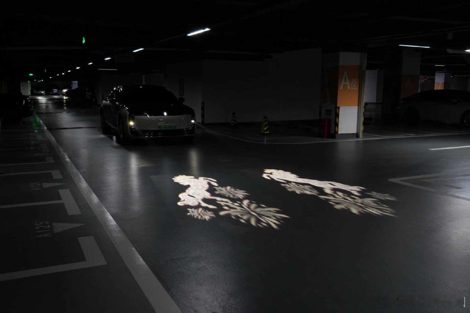 马年出门还得是马到成功马年一到开车都要讲吉祥话尊界S800新春OTA太懂过年了！