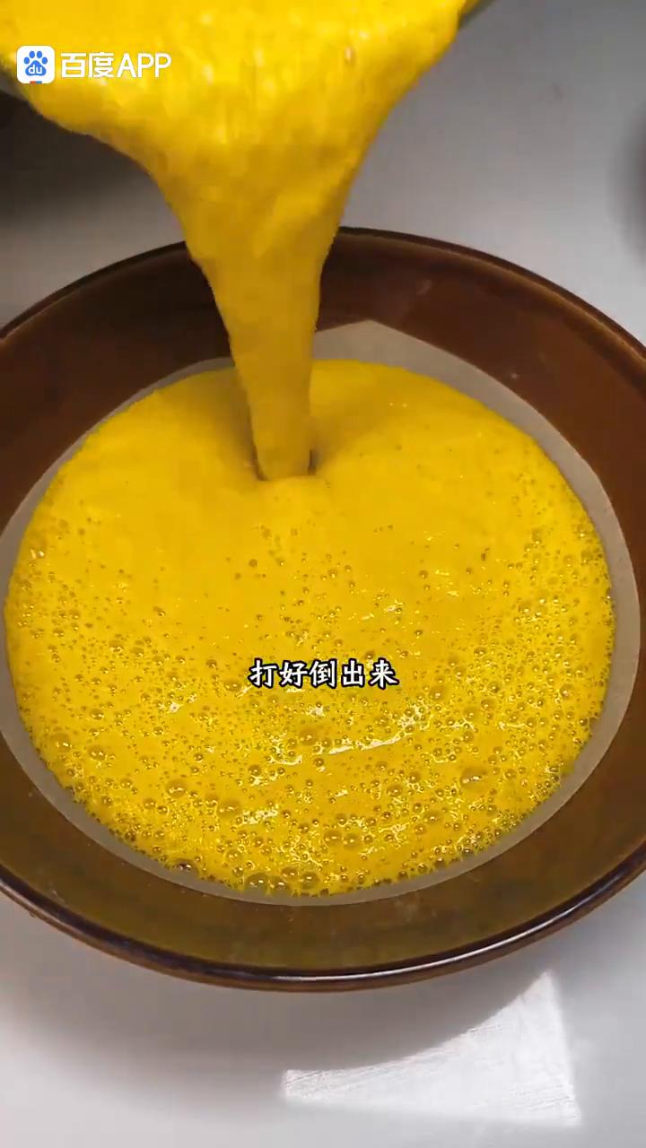准备这些食材做什么？前两天不是教大家做传统小零食，粉丝比较喜欢，今天再教大家做一