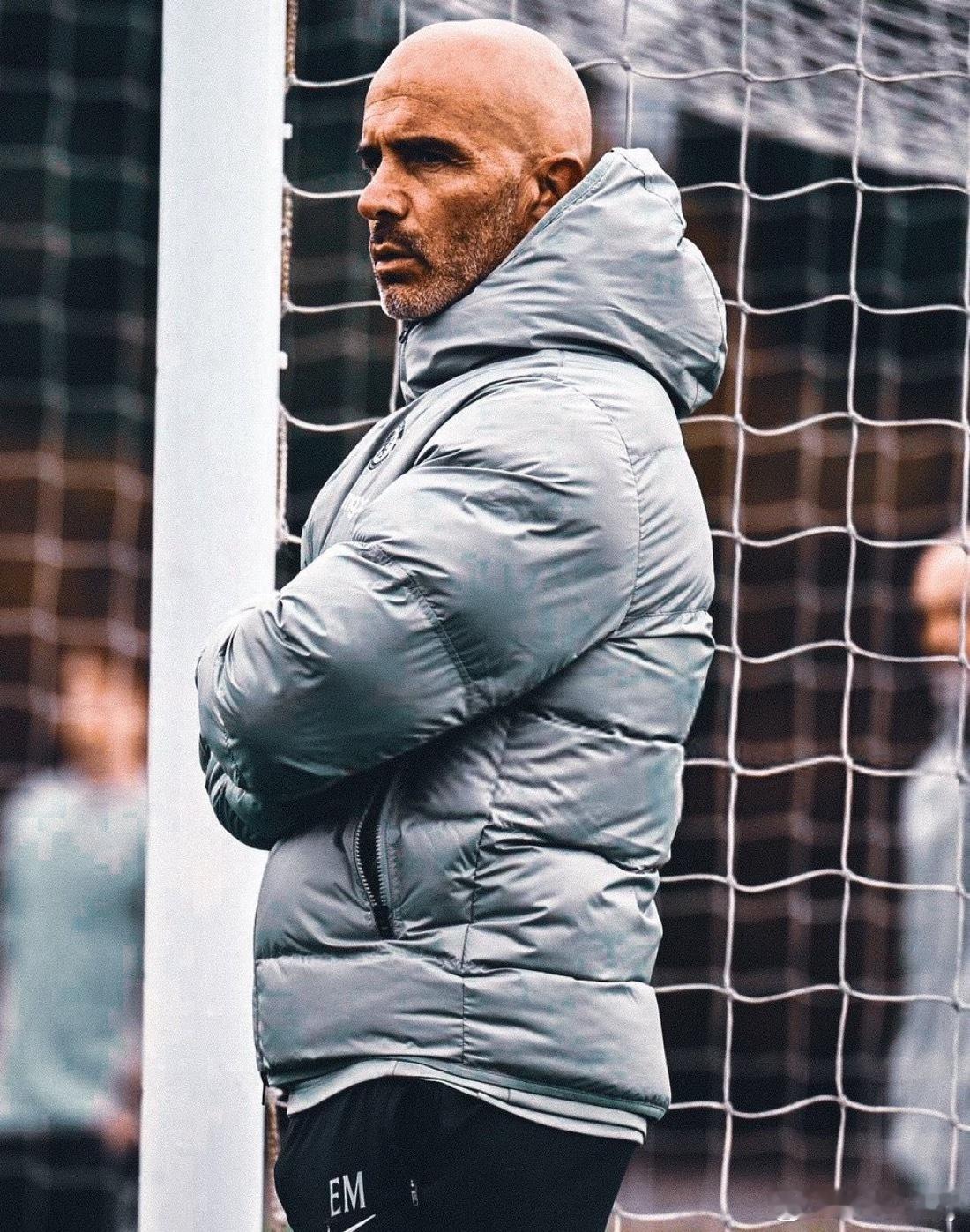 新年第一天切尔西官宣马雷斯卡下课。马雷斯卡和管理层关系紧张，到底还是分道扬镳了，