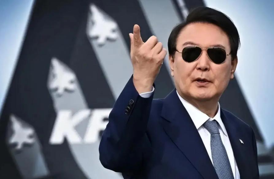 就在刚刚
 
韩国突然宣布了！
 
前总统尹锡悦，一个本就身处首尔拘留所的风云人