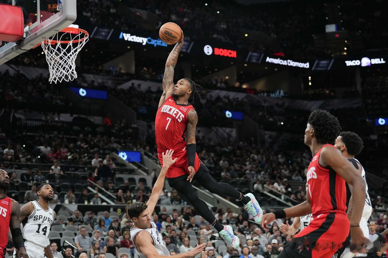 NBA季前赛，火箭99-89马刺，不得不承认的2大事实

1.乌杜卡是有两把刷子