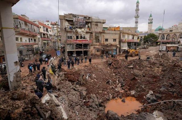 以色列的炸弹，正在把黎巴嫩炸回石器时代。
 
周六，以色列国防部长卡茨直接放狠话