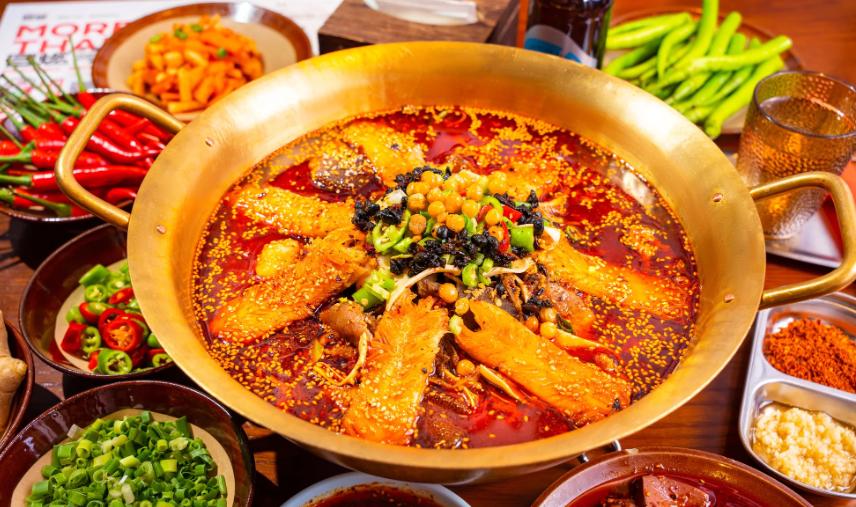 中国美食最多的十座城市排行榜

美食是一座城市最鲜活的烟火印记，承载着地域文化与