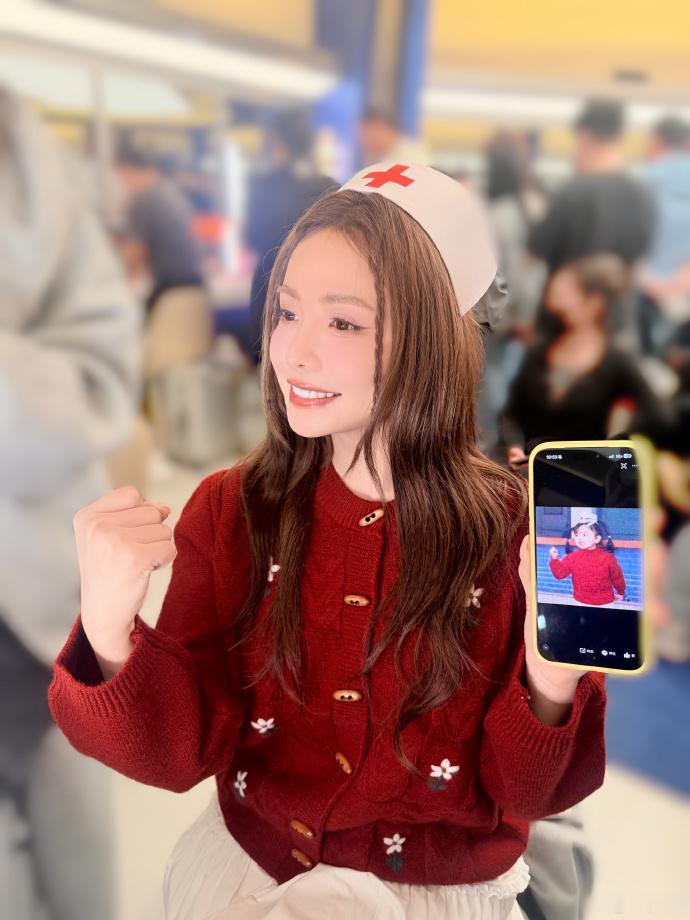 安崎一比一复刻童年照安崎曾沛慈一比一复刻童年照 安崎这波复刻直接把童年的小安崎从