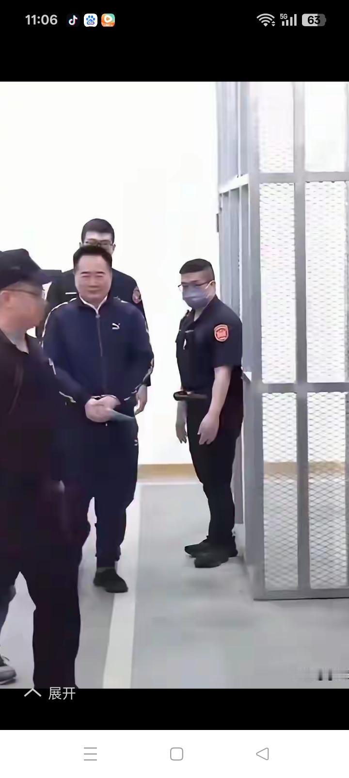 缺失了批评的社会，一定不是一个健康的社会。
就像洛克所言：
人最低的自由，是能够