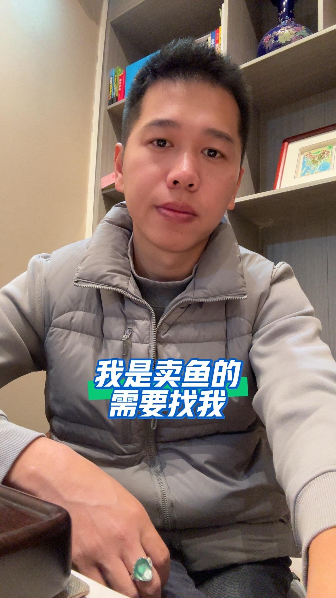 每天自拍一下，万一有人刚好要买玉呢，我就是现成的✌️