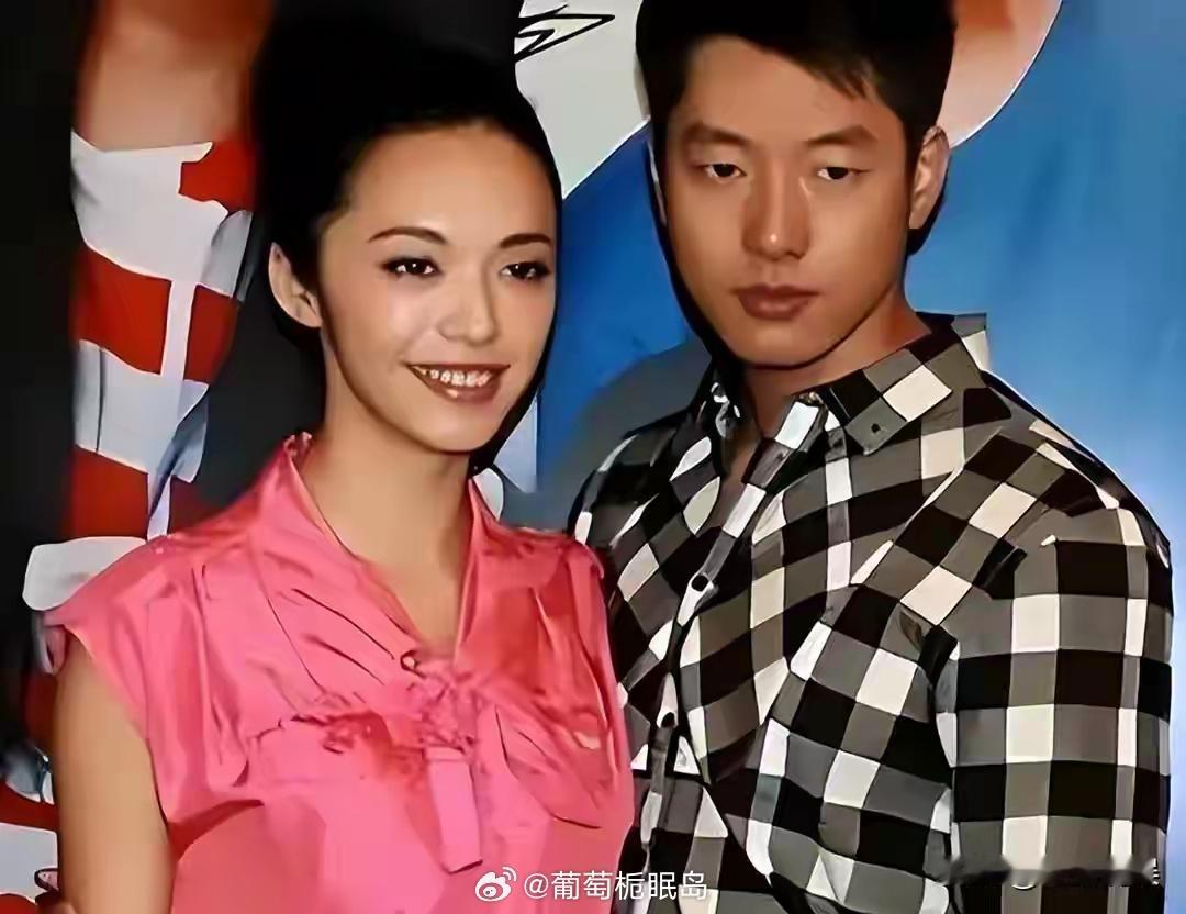46岁凌潇肃：和姚晨离婚后娶唐一菲，如今儿女双全成人生赢家 ​​​