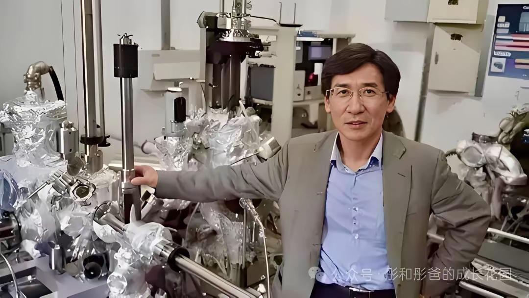 王铎：大家猜一猜，薛其坤能不能拿诺贝尔物理学奖？
其实，拿不拿奖，水平明摆着。不