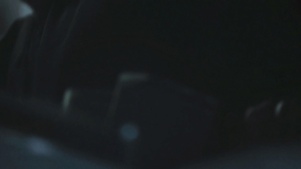 宋威龙副驾视角新视角也太会拍了，宋威龙往那一坐氛围感直接拉满，时尚感绝了，自带高