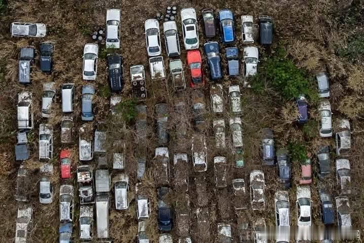 新发现的汽车超跑坟场，看一下有没有自己心仪的[来]（一） ​​​