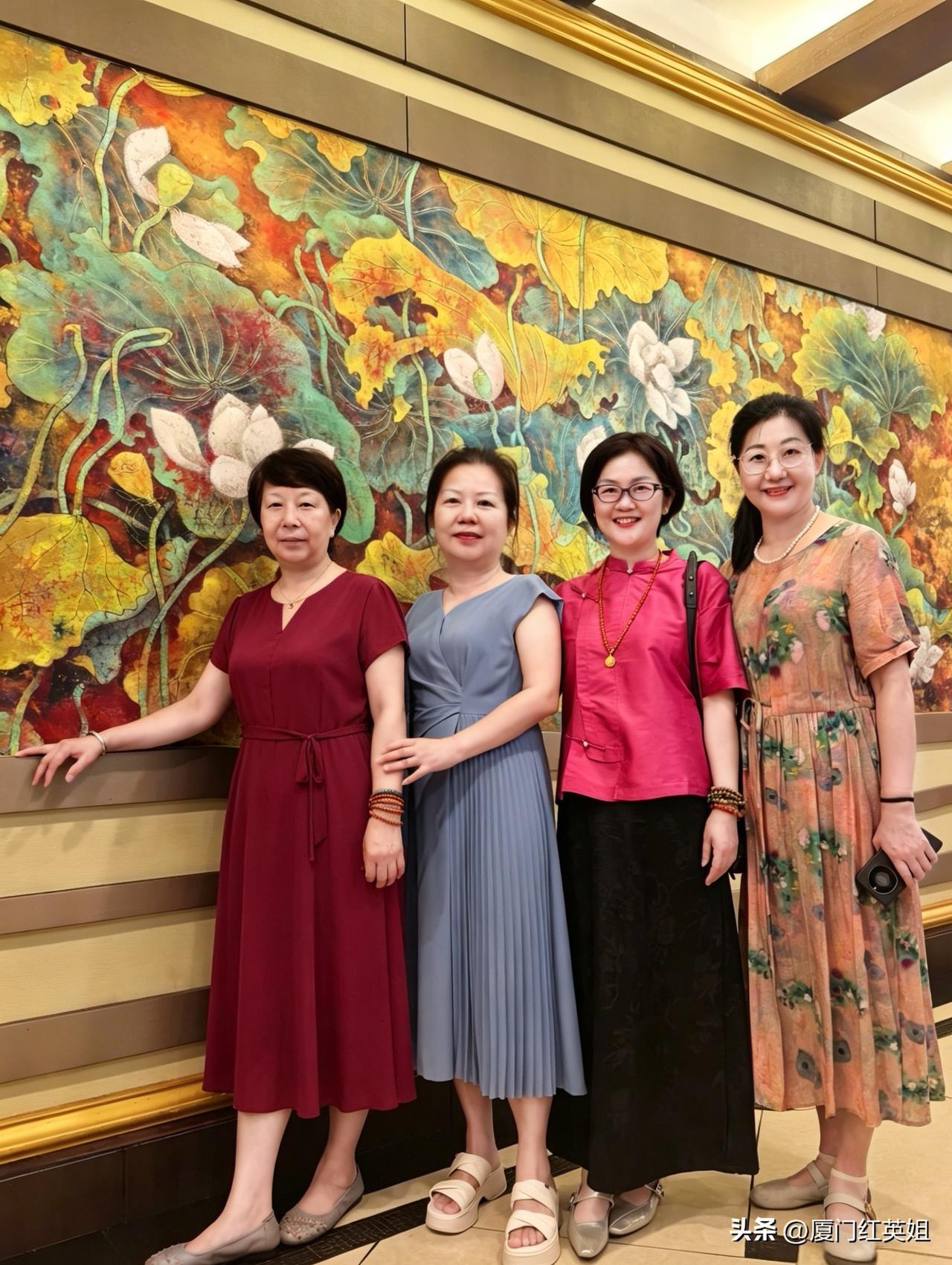 老话说：姑嫂一条心
胜过万两金
步入婚姻多年才慢慢读懂这句话的深意
回厦门前的1