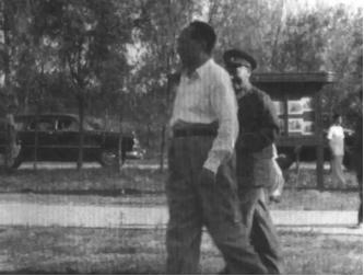 毛主席被困在武汉机场，杨成武拍桌怒吼：都什么时候了，执行命令。1967年，武汉这