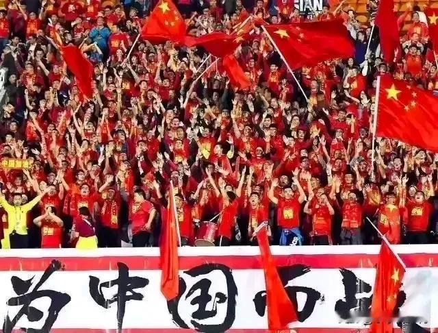 两场比赛丢9球，国足不出意外的小组垫底，在让人失望的路上国足从不让人失望！
目前