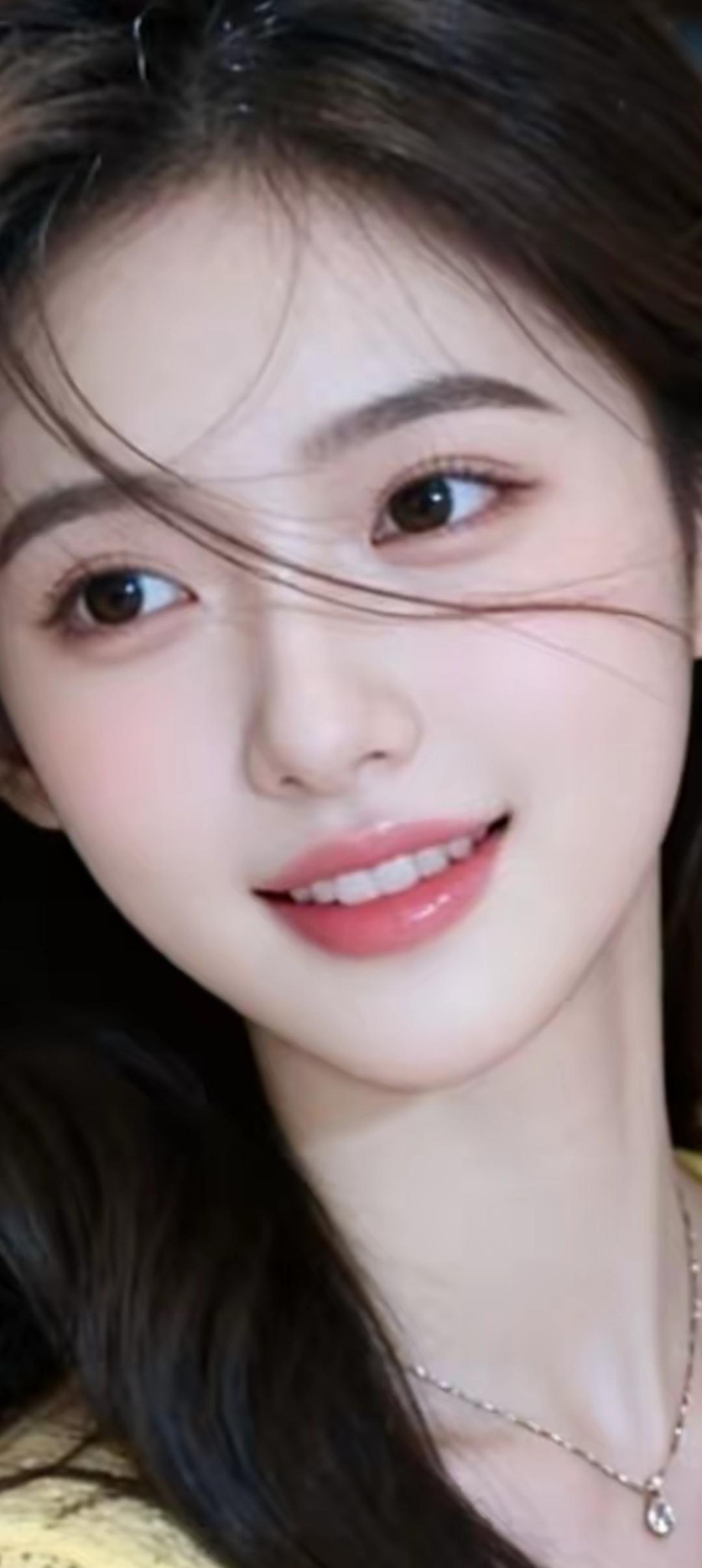 甜美笑容，温柔眼眸，元气满满的一天！🌞💖