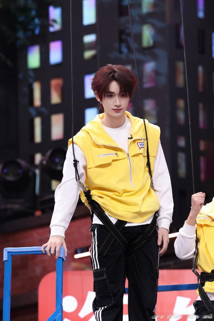 你好星期六我的满分好友你好星期六丁程鑫不管是泼水游戏的热闹，还是剧本杀的高能，都