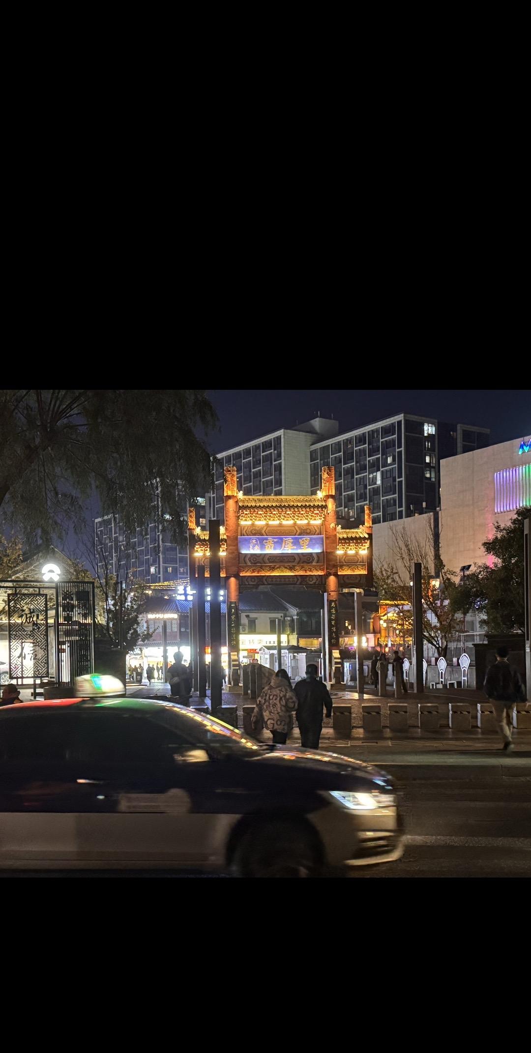 为何说走到济南这里就想起当年的宽厚所街？曾经的宽厚所街有很多老房子，当然，也很有