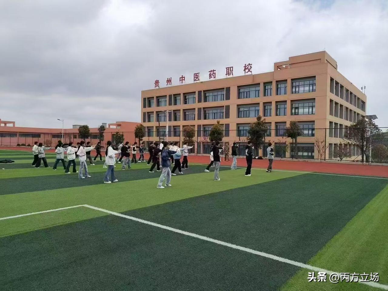 选中职学校，别光看网上图片和招生简章！最靠谱的方式，就是亲自带学生到校实地走一圈